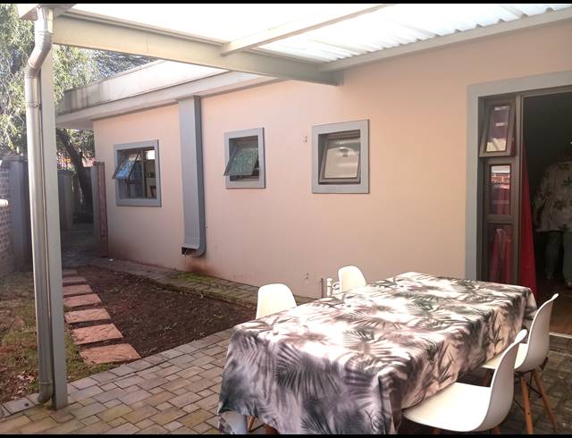 1 BEDROOM FLAT TO LET IN NOORDHEUWEL
